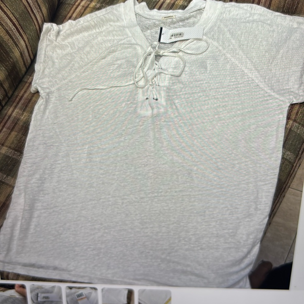 Monroe white T with great detail sm